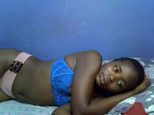 curvy-corazon webcam