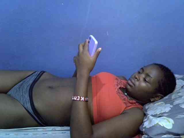 curvy-corazon webcam