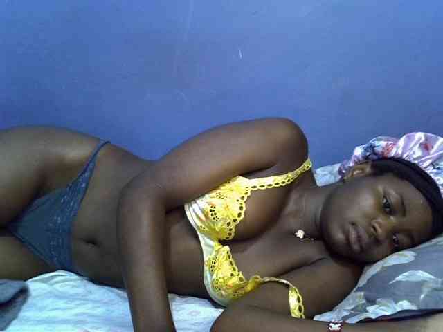 curvy-corazon webcam