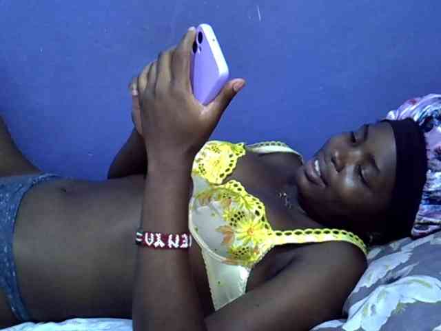 curvy-corazon webcam