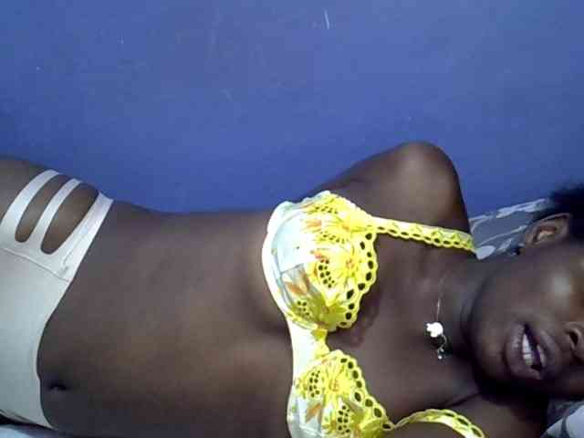 curvy-corazon webcam