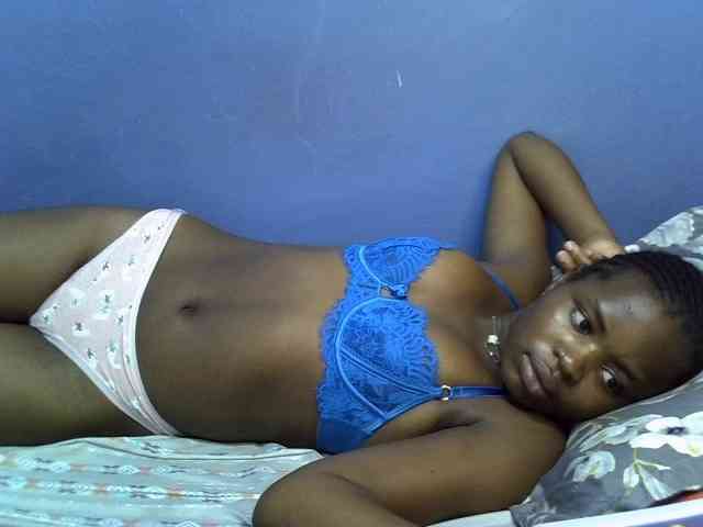 curvy-corazon webcam