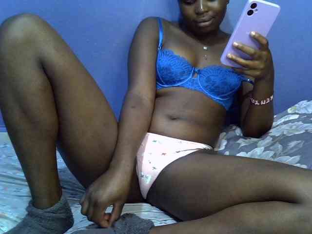 curvy-corazon webcam