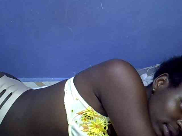 curvy-corazon webcam