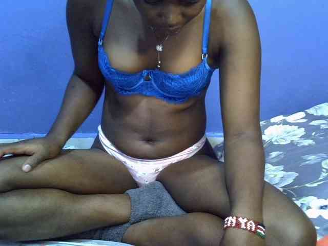 curvy-corazon webcam