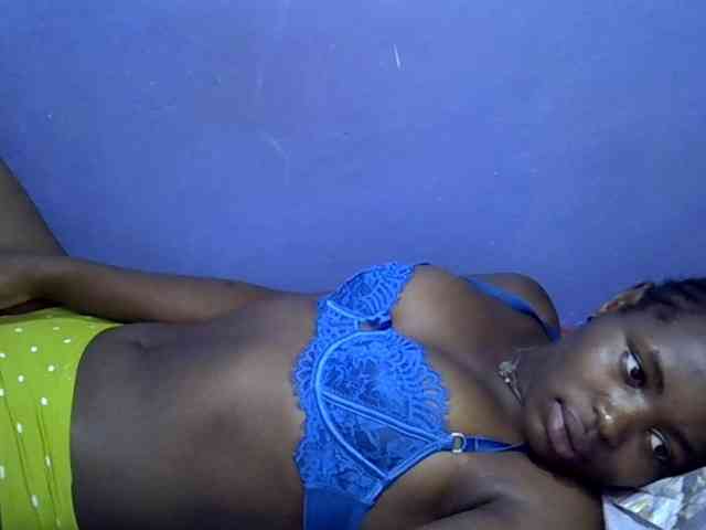 curvy-corazon webcam