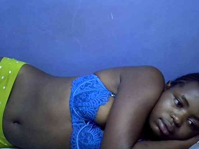 curvy-corazon webcam