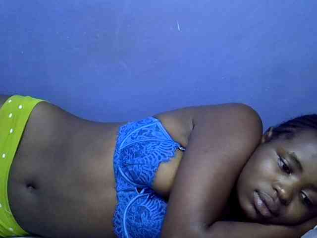 curvy-corazon webcam