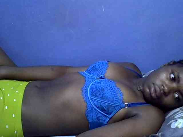 curvy-corazon webcam