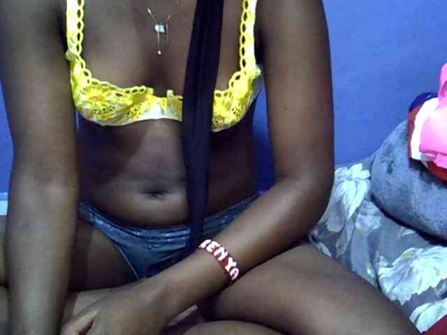 curvy-corazon webcam