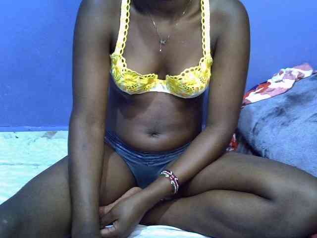 curvy-corazon webcam