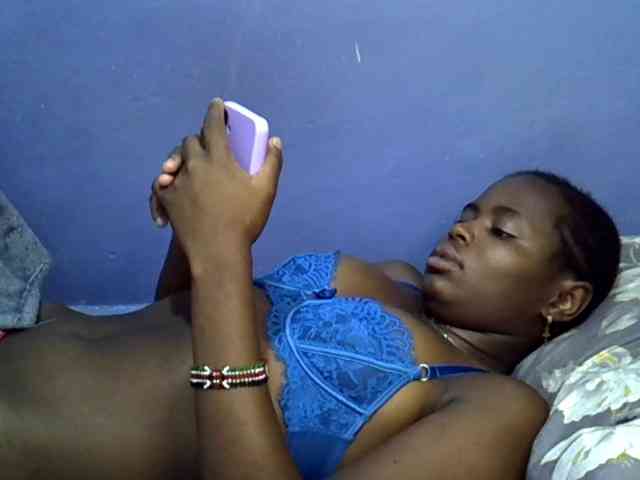 curvy-corazon webcam