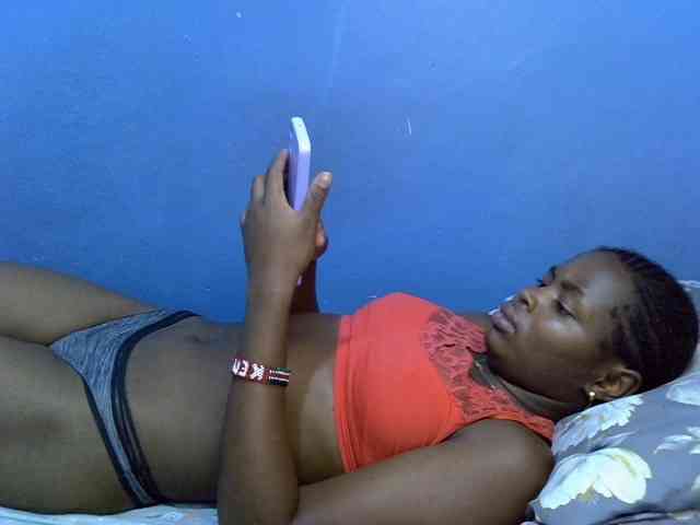curvy-corazon webcam