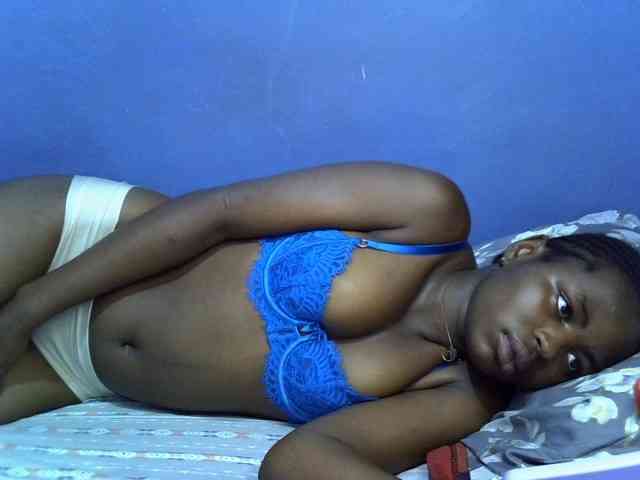 curvy-corazon webcam