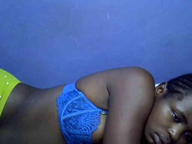 curvy-corazon webcam