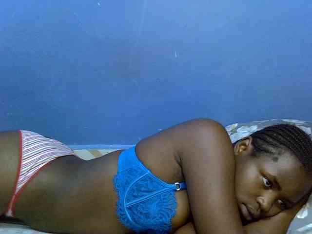 curvy-corazon webcam