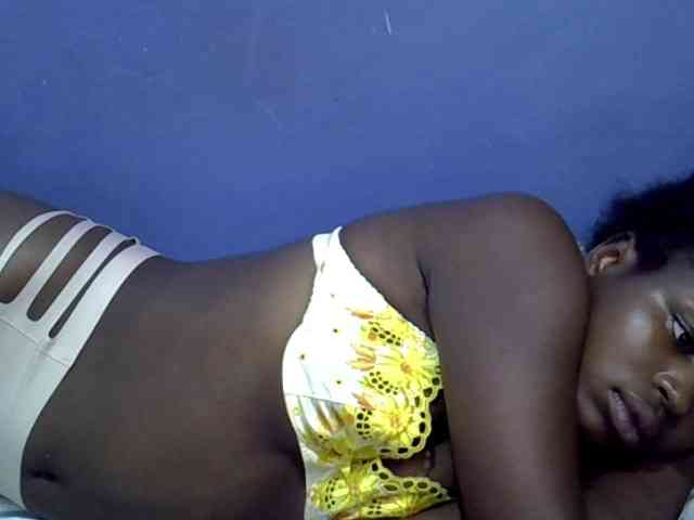 curvy-corazon webcam