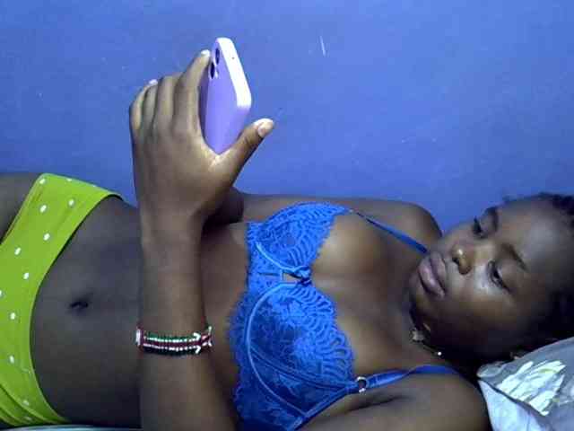 curvy-corazon webcam