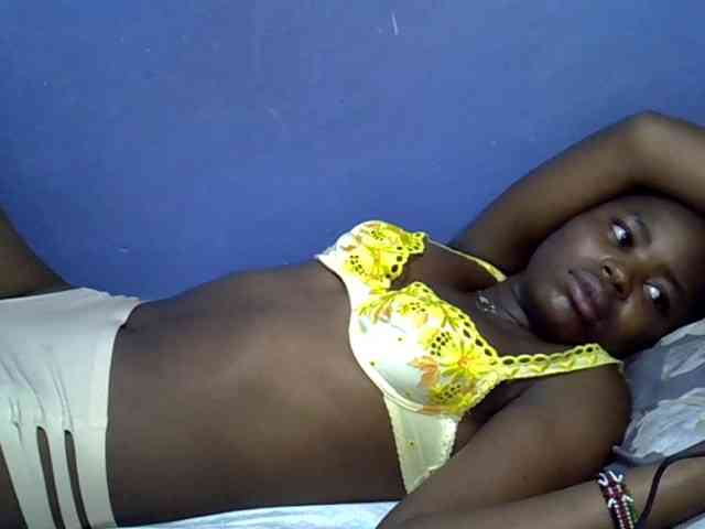 curvy-corazon webcam