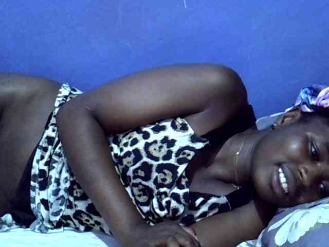 curvy-corazon webcam