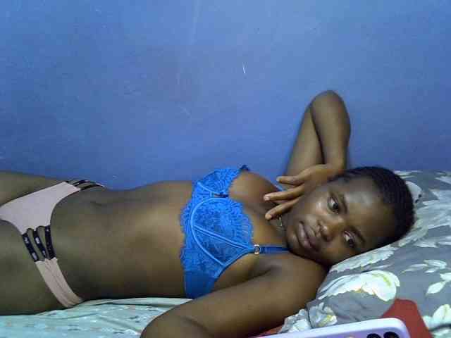 curvy-corazon webcam