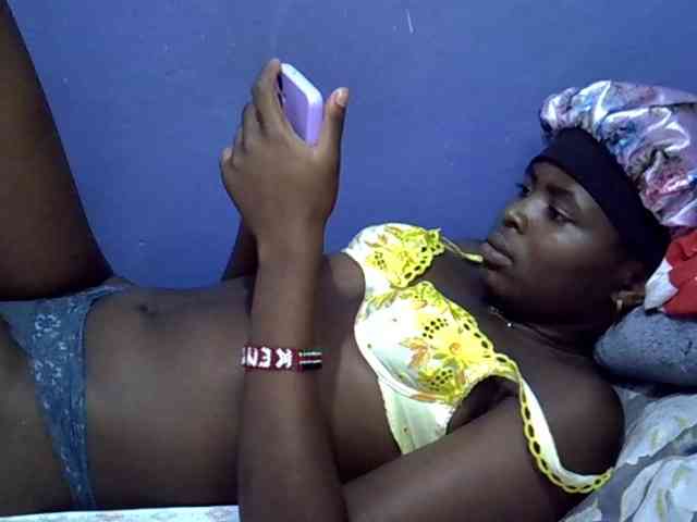 curvy-corazon webcam