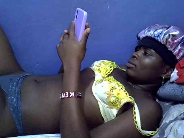 curvy-corazon webcam