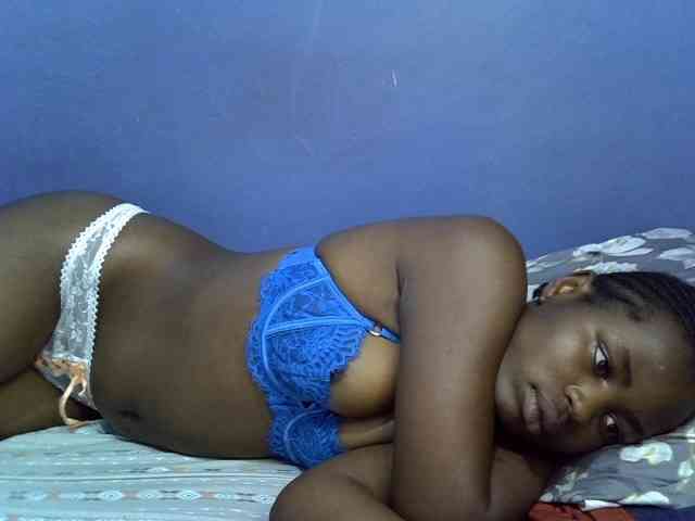 curvy-corazon webcam