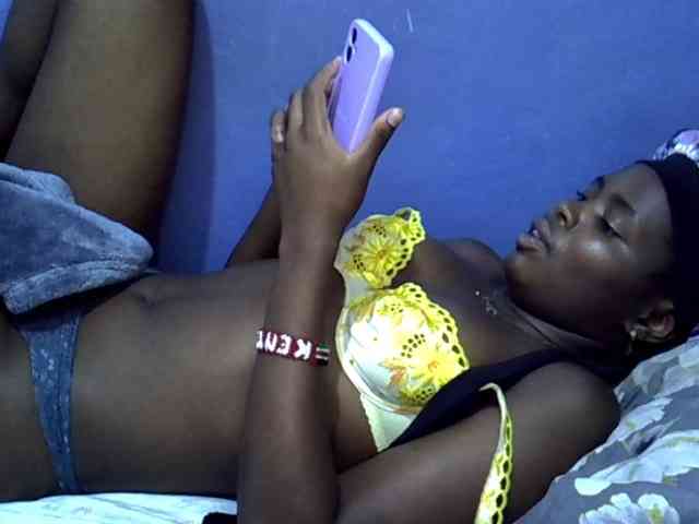 curvy-corazon webcam