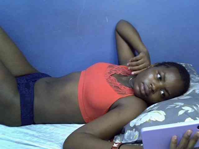 curvy-corazon webcam