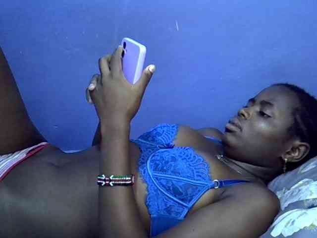 curvy-corazon webcam