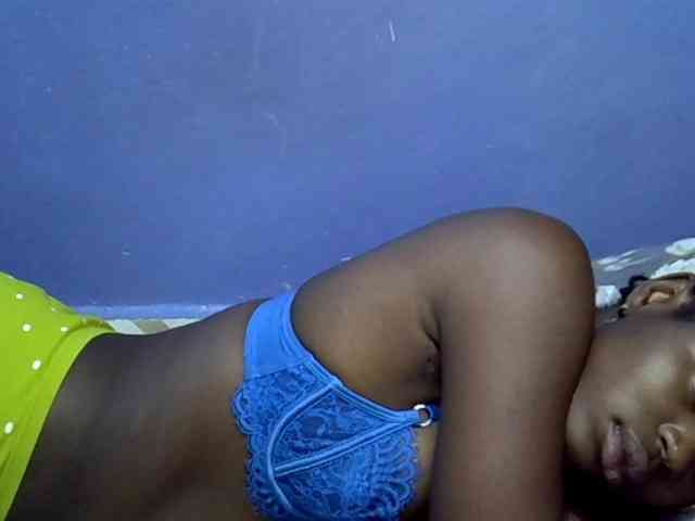 curvy-corazon webcam