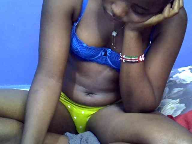 curvy-corazon webcam