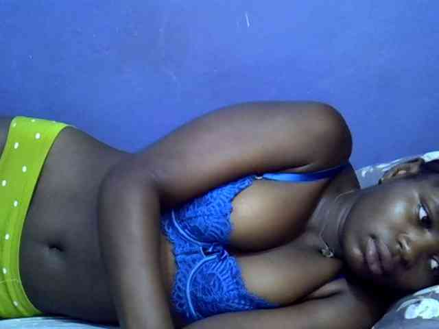 curvy-corazon webcam
