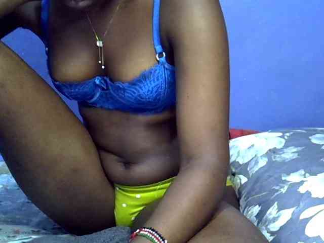 curvy-corazon webcam