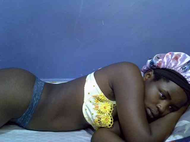 curvy-corazon webcam