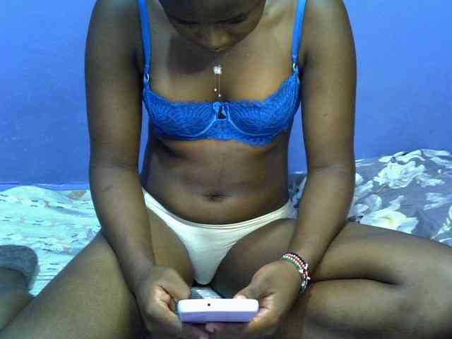 curvy-corazon webcam
