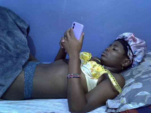 curvy-corazon webcam