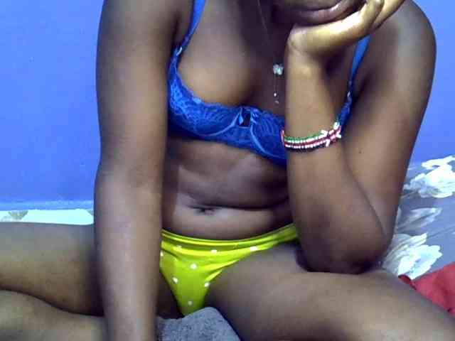 curvy-corazon webcam