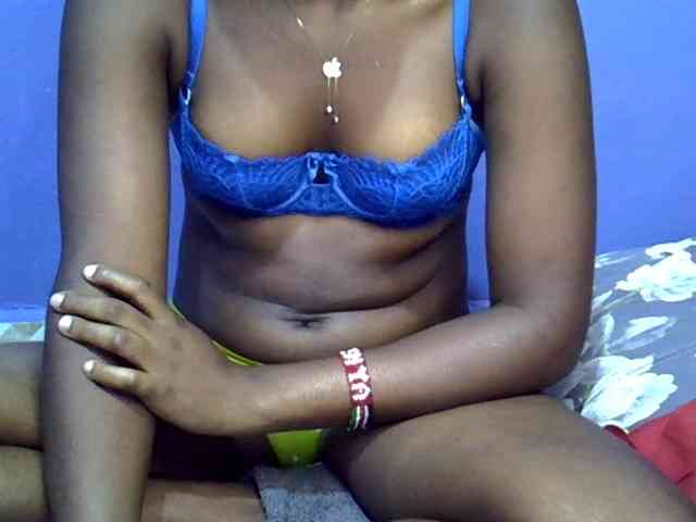 curvy-corazon webcam