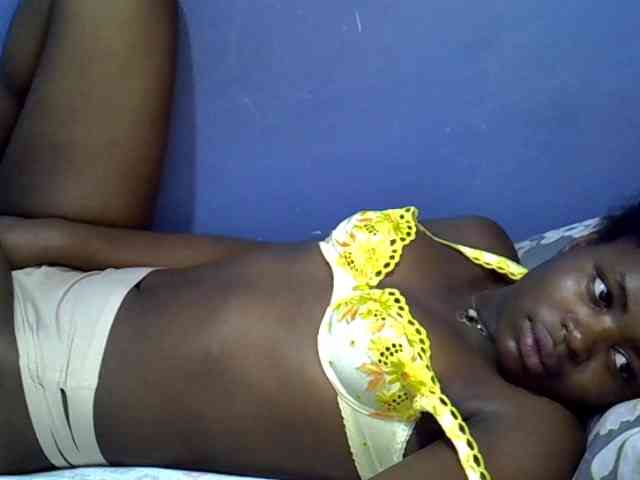 curvy-corazon webcam