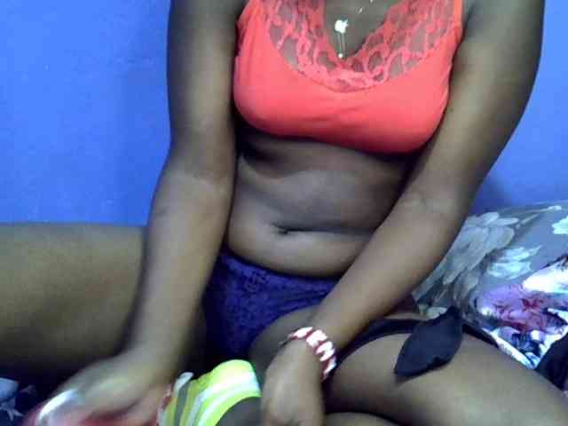 curvy-corazon webcam