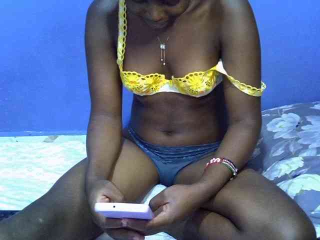 curvy-corazon webcam