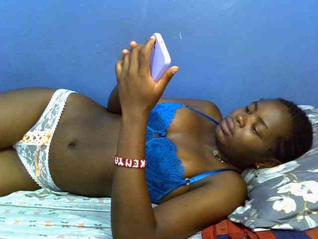 curvy-corazon webcam