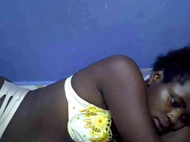 curvy-corazon webcam