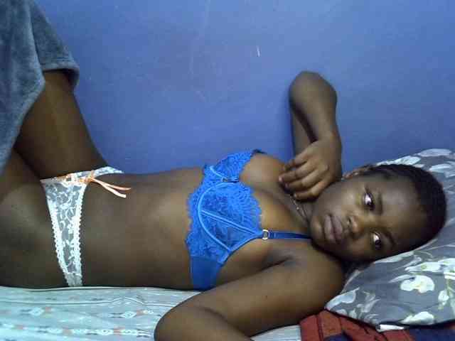 curvy-corazon webcam