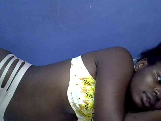 curvy-corazon webcam