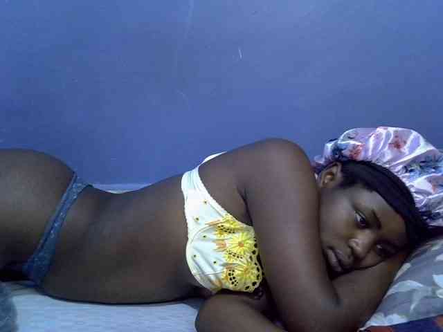 curvy-corazon webcam