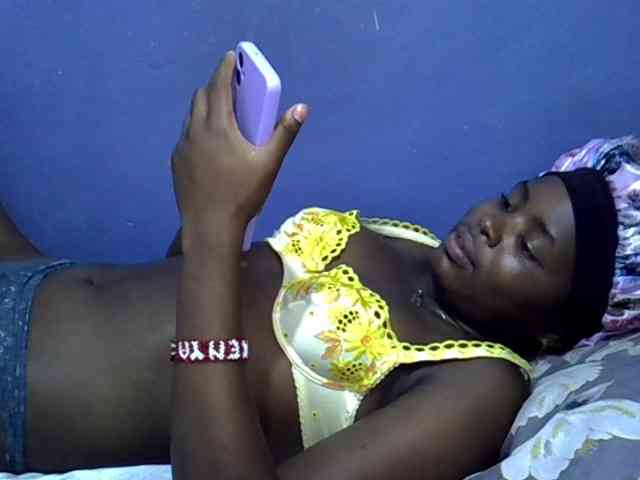 curvy-corazon webcam