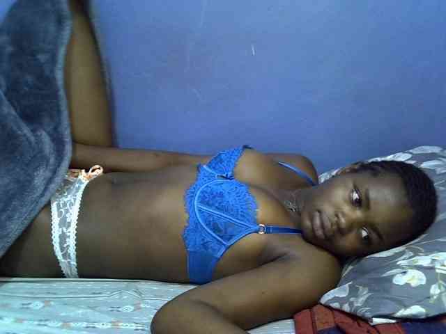 curvy-corazon webcam